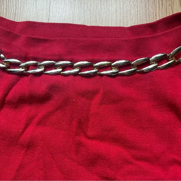 Marciano red knit blouse with gold chain detail - Picture 2 of 5